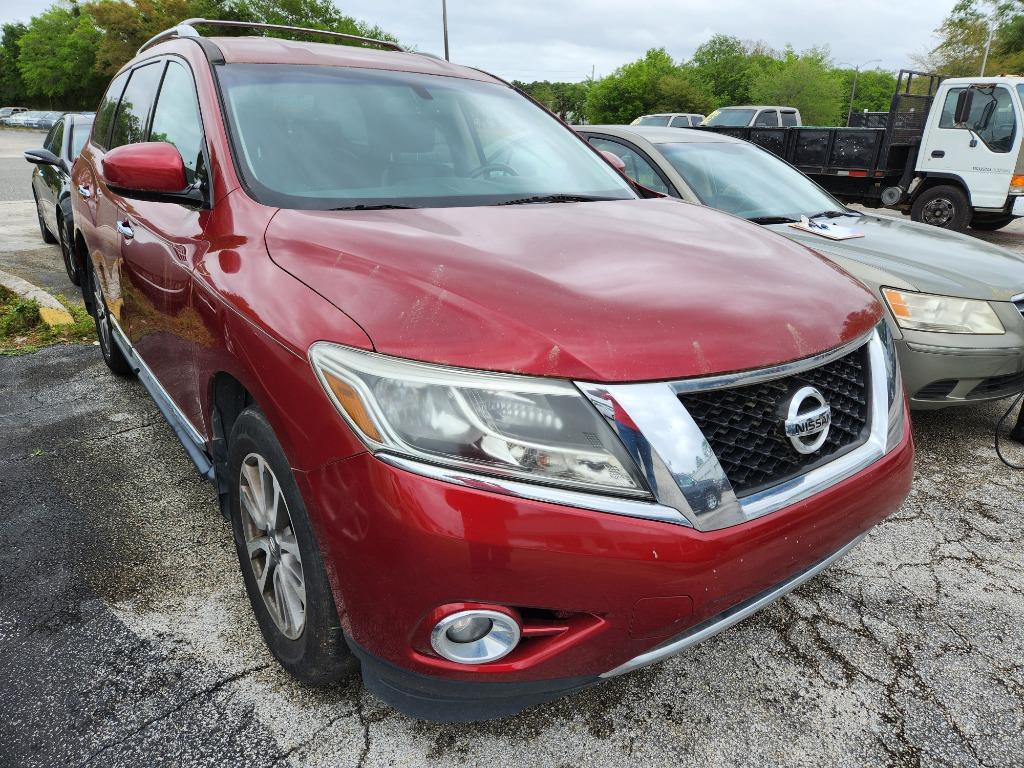 2013 Nissan Pathfinder SL's photo