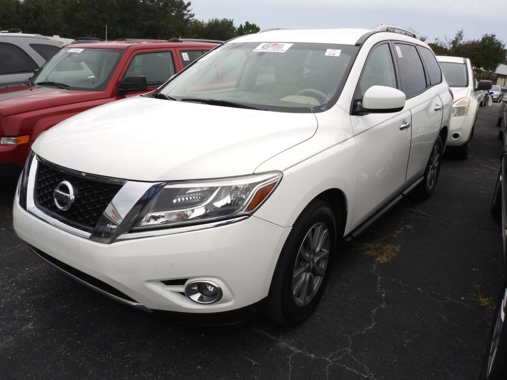 2015 Nissan Pathfinder Platinum's photo