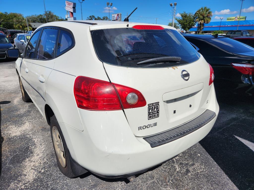 2009 Nissan Rogue S photo 2