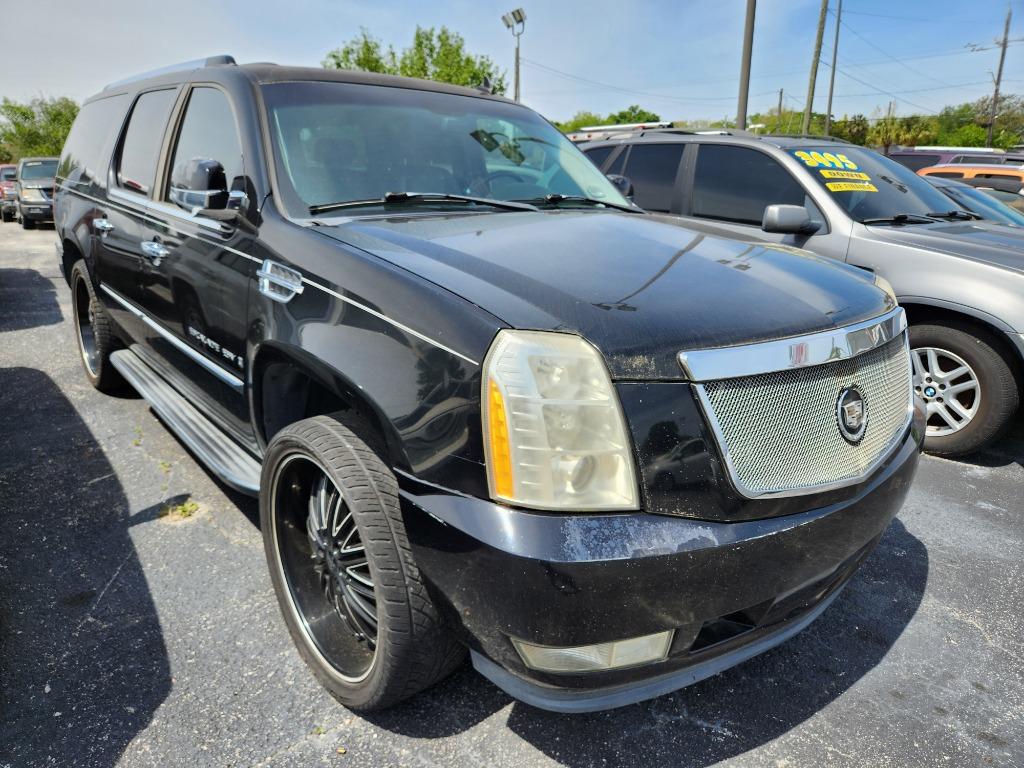 2008 Cadillac Escalade ESV Base's photo