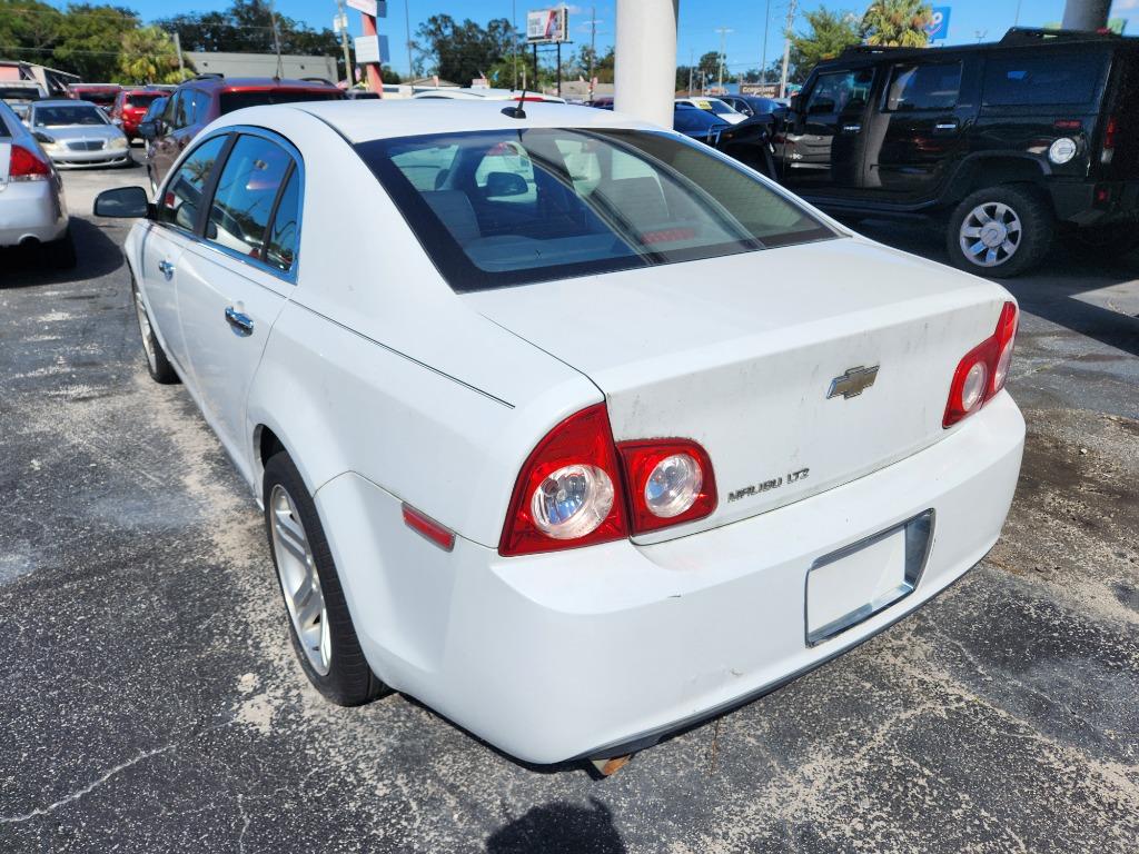 2011 Chevrolet Malibu LTZ photo 2